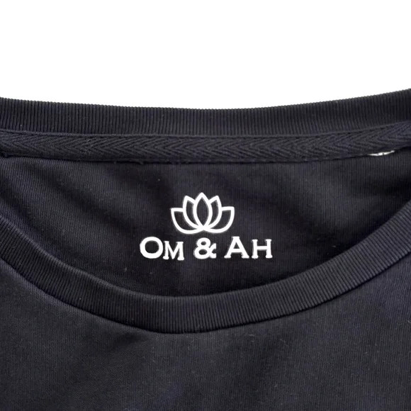 NWOT Om & Ah London Relaxed Black Sweatshirt, "Full Moon" in Medium - Picture 3 of 4